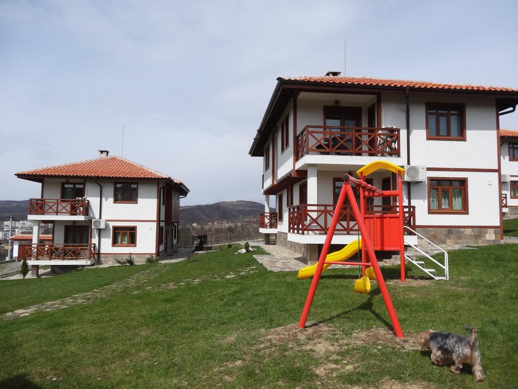 Ivanini Apartment *